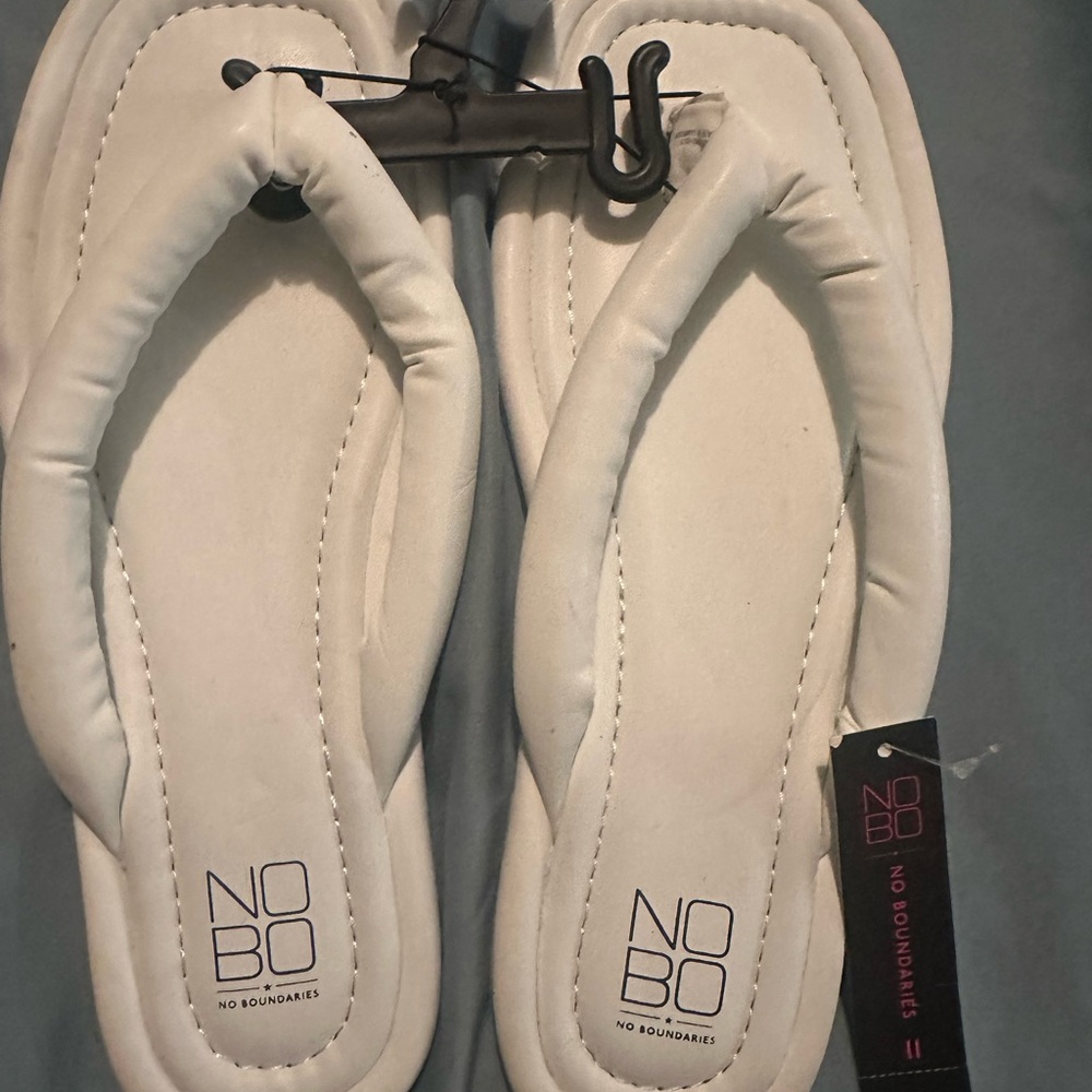 No Boundaries Women's Cream Sandals  sz 11